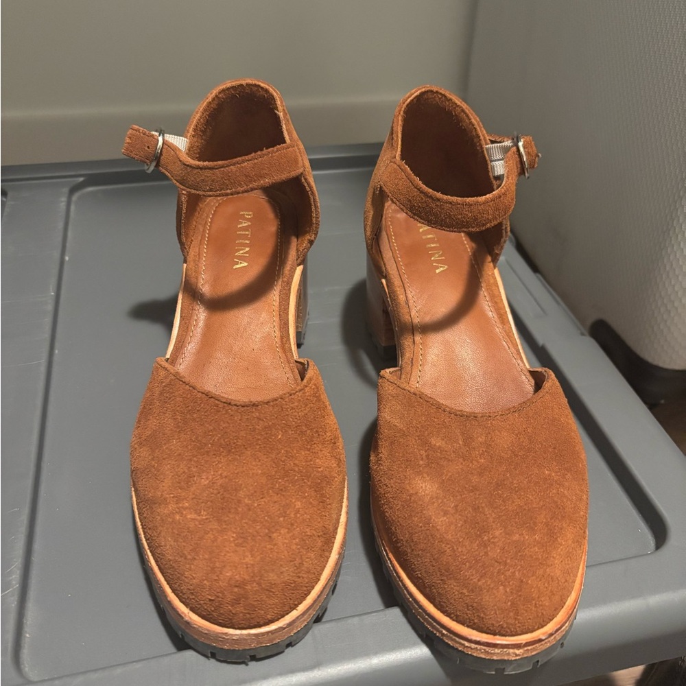 Patina Women's Tan Suede Heels